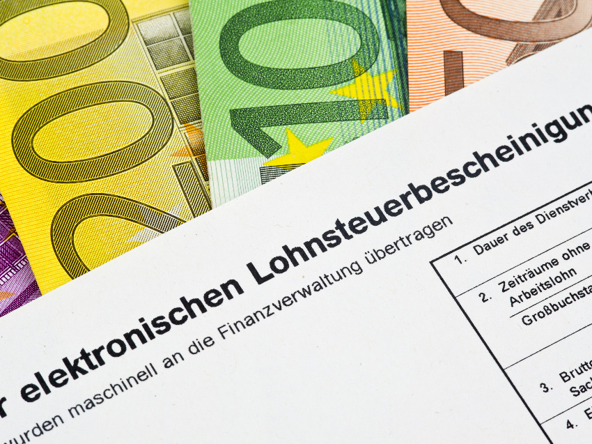 Rozliczanie podatku z Niemiec – online czy w biurze konsultingowym?